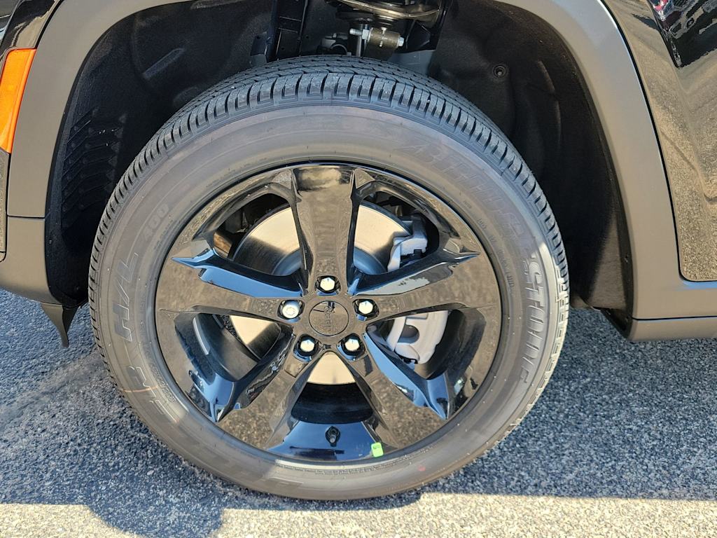 Thumbnail: 2025 Jeep Grand Cherokee L - 8