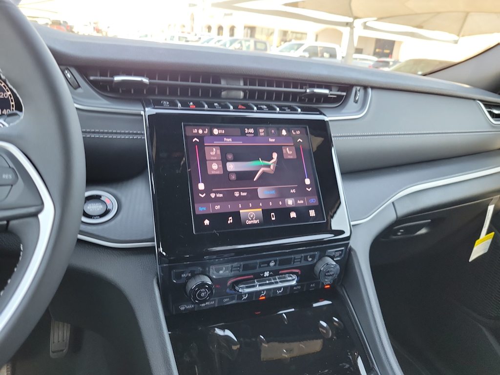 Thumbnail: 2025 Jeep Grand Cherokee L - 21