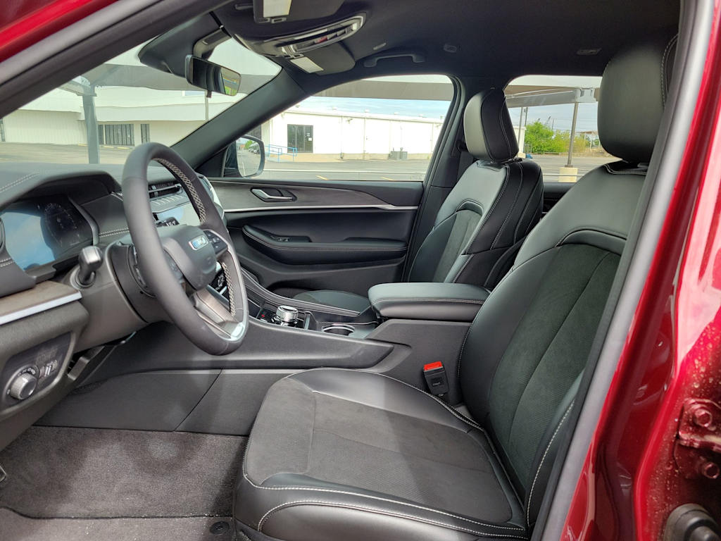 Thumbnail: 2026 Jeep Grand Cherokee L - 10