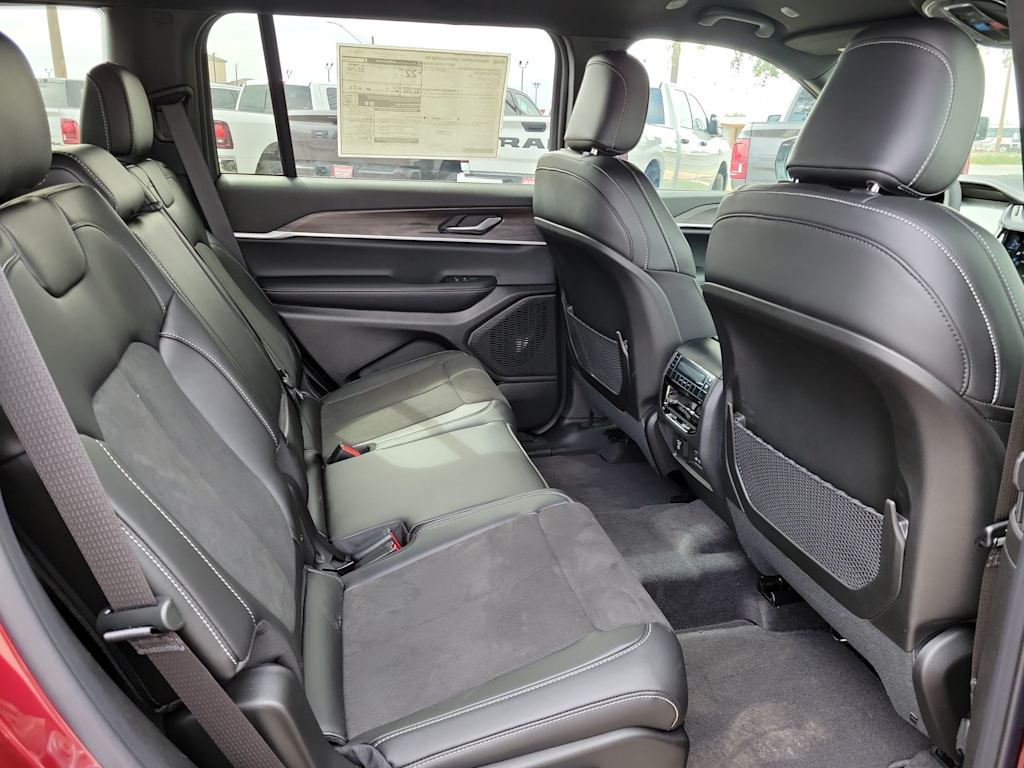 Thumbnail: 2026 Jeep Grand Cherokee L - 18