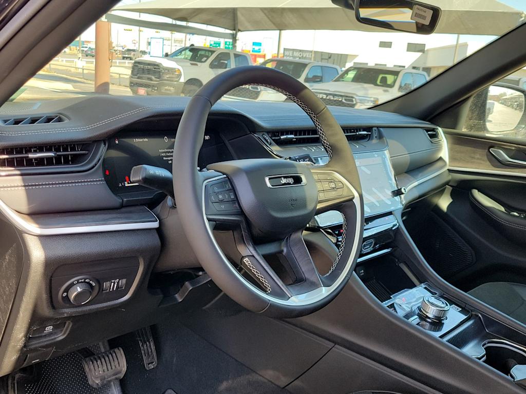 Thumbnail: 2026 Jeep Grand Cherokee L - 2