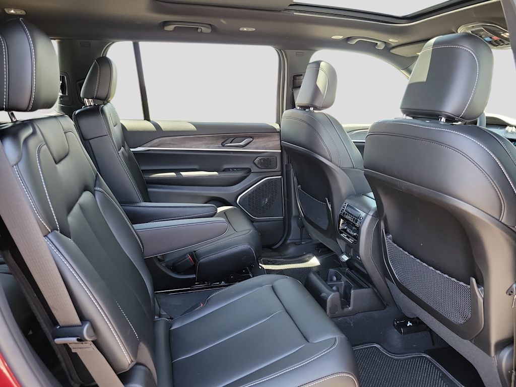 Thumbnail: 2026 Jeep Grand Cherokee L - 22