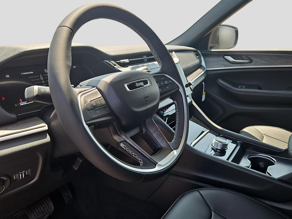 Thumbnail: 2026 Jeep Grand Cherokee L - 2