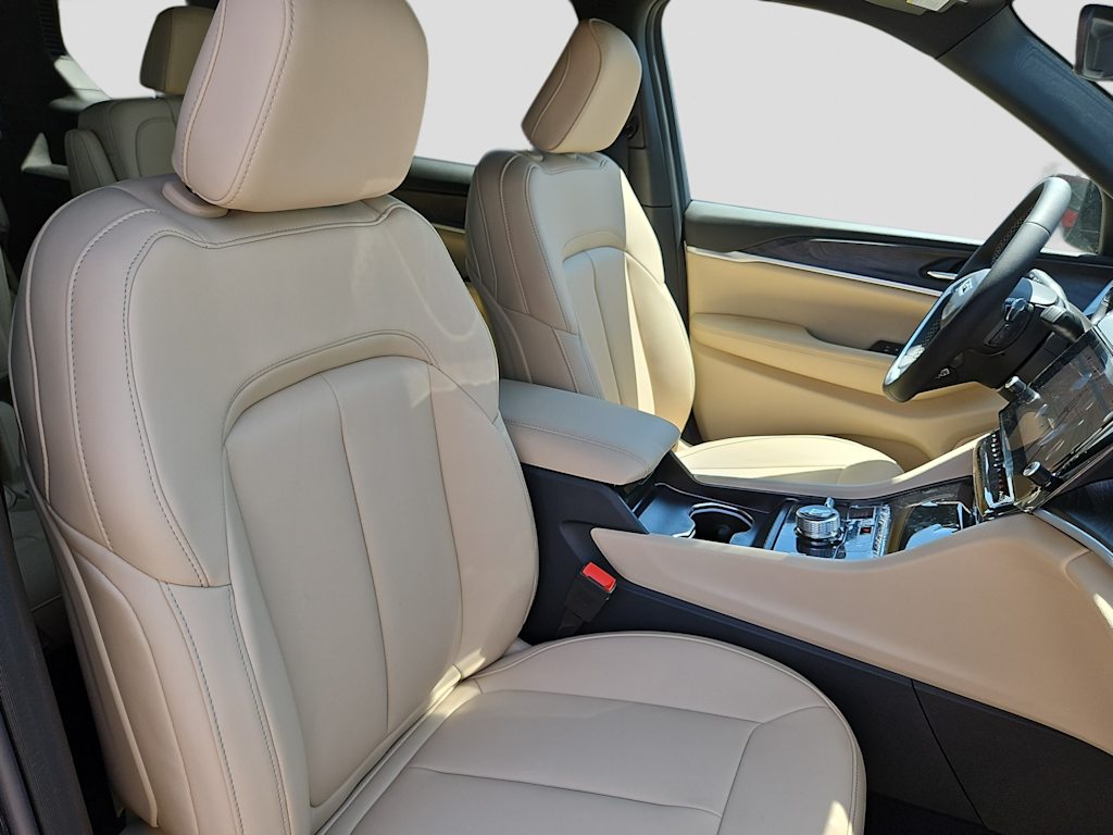 Thumbnail: 2026 Jeep Grand Cherokee L - 10