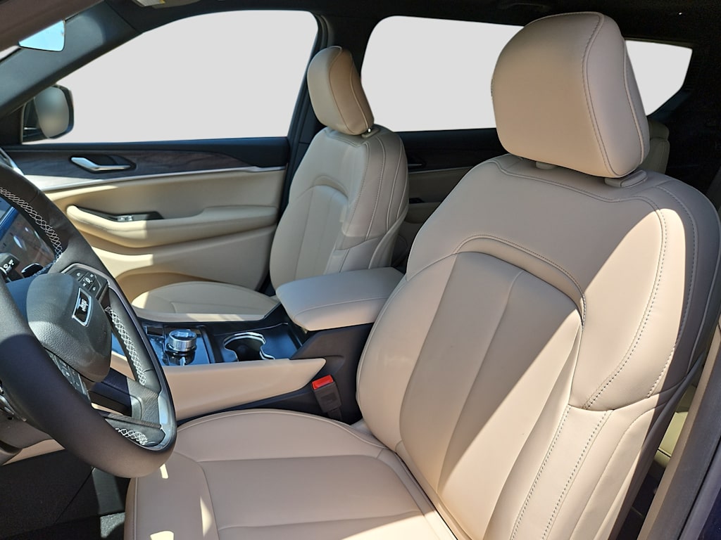 Thumbnail: 2026 Jeep Grand Cherokee L - 9