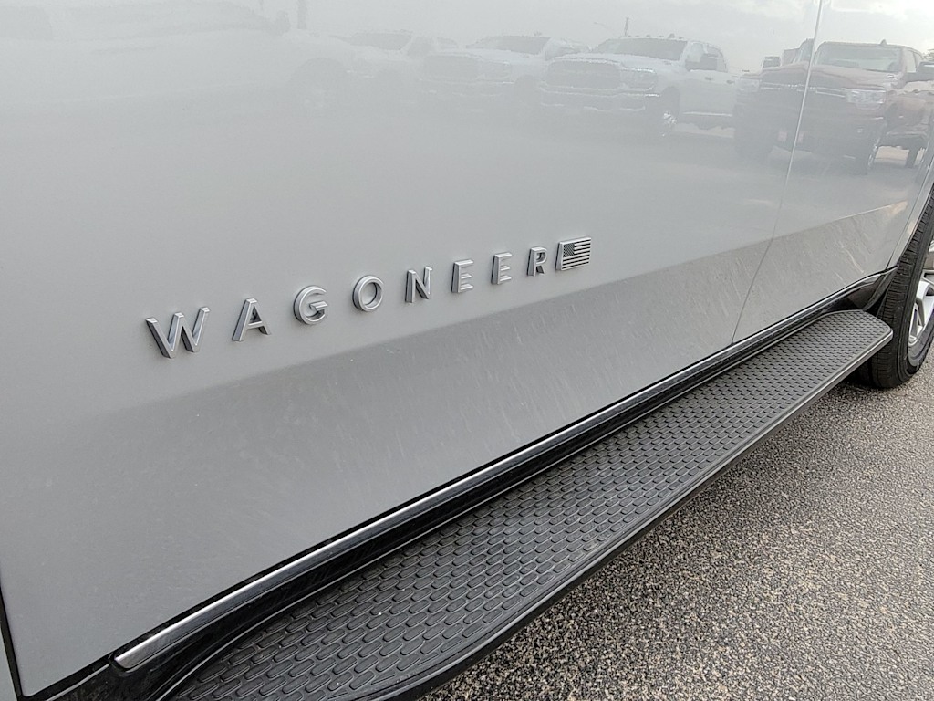 Thumbnail: 2024 Jeep Wagoneer - 7