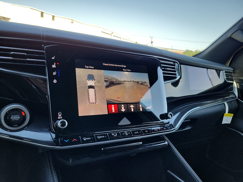 Thumbnail: 2024 Jeep Wagoneer - 15