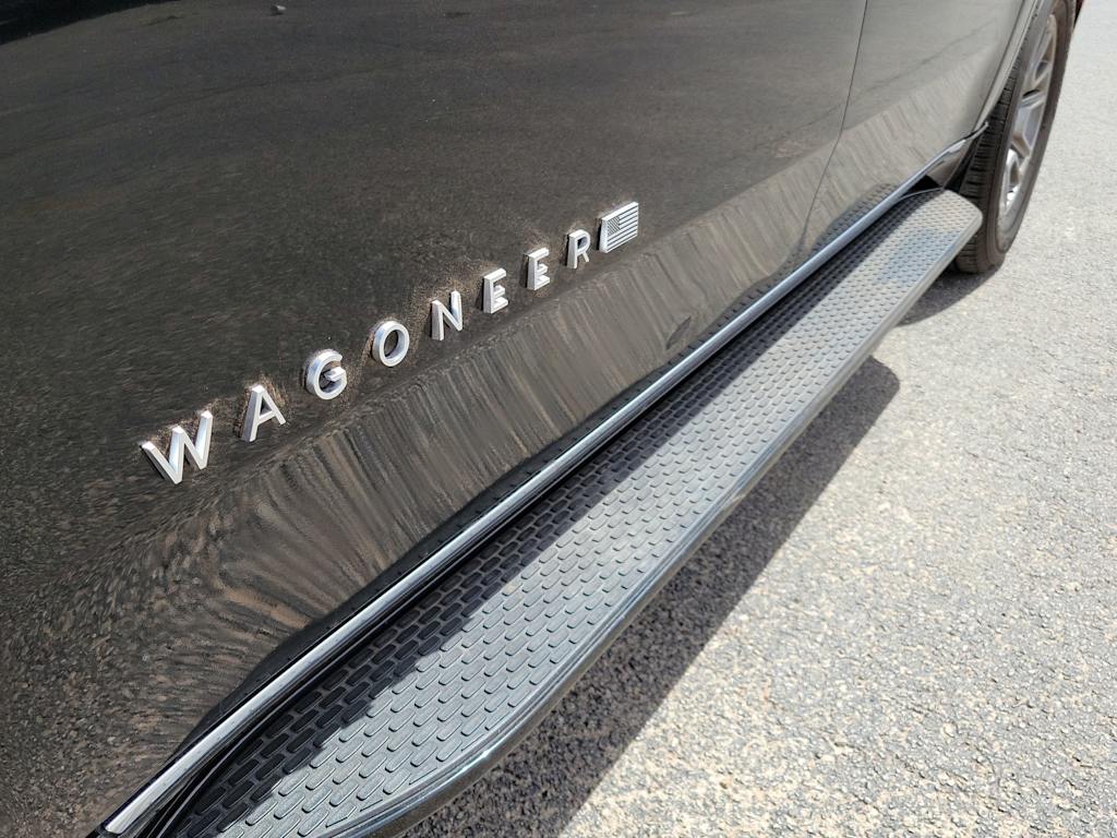 2023 Jeep Wagoneer  7