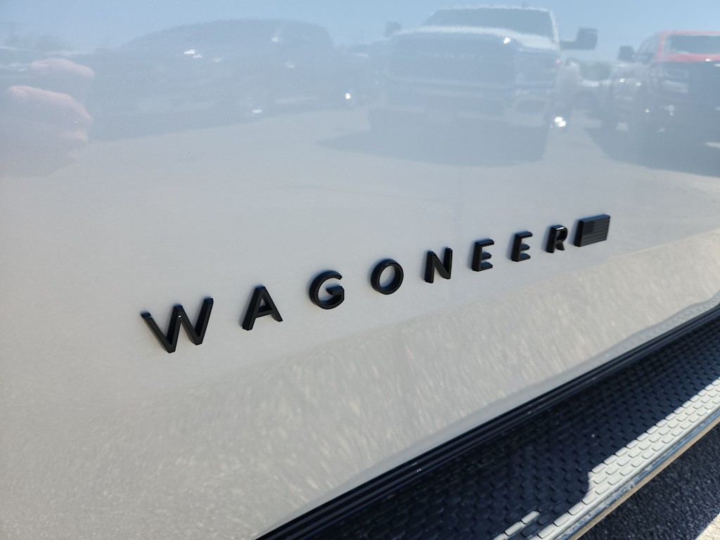 2024 Jeep Wagoneer Series II 7