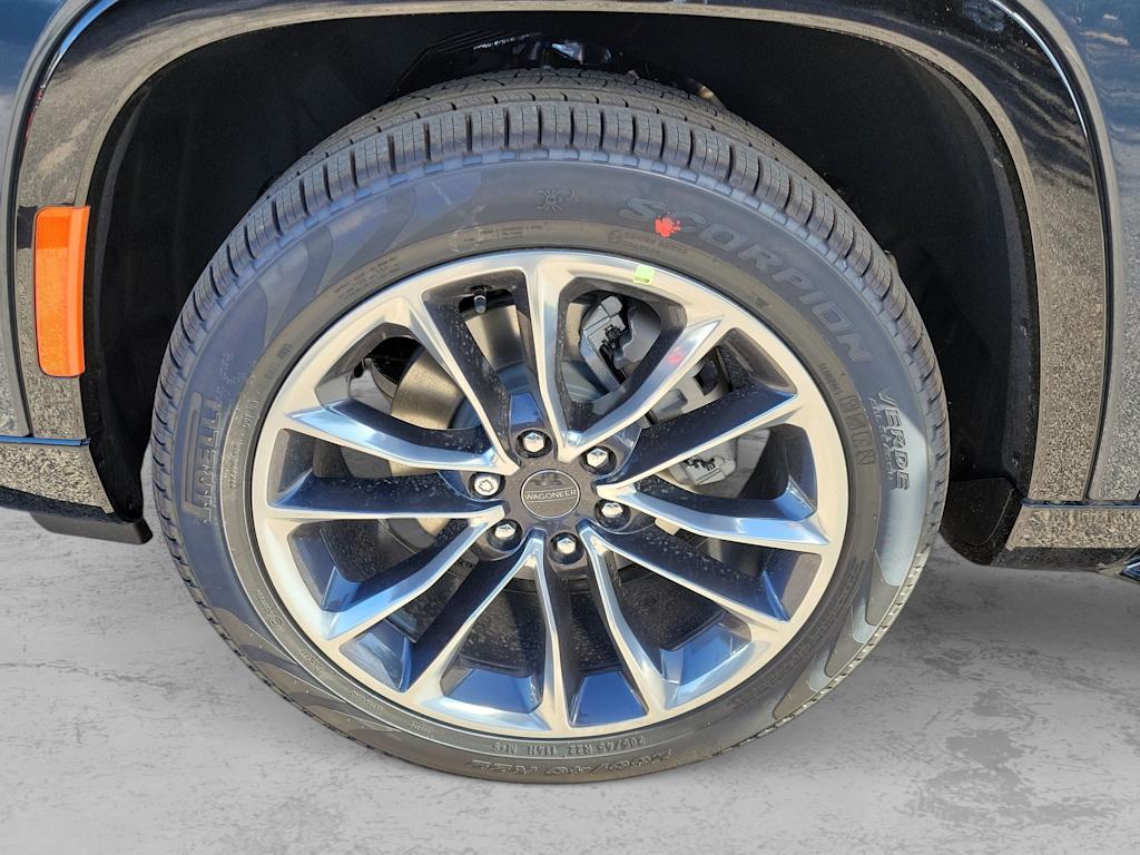 Thumbnail: 2024 Jeep Wagoneer - 8