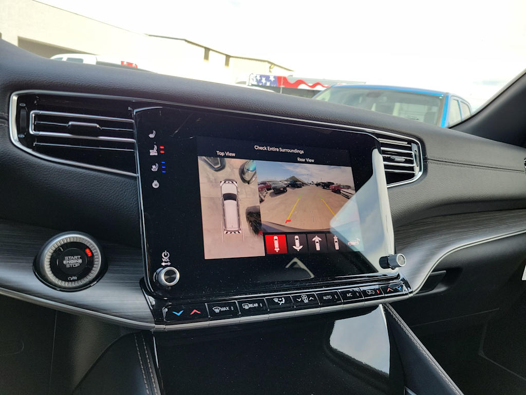 Thumbnail: 2024 Jeep Wagoneer - 15