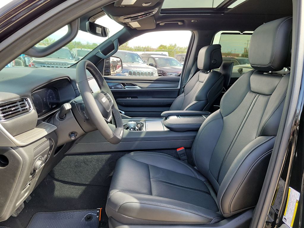 Thumbnail: 2024 Jeep Wagoneer - 11