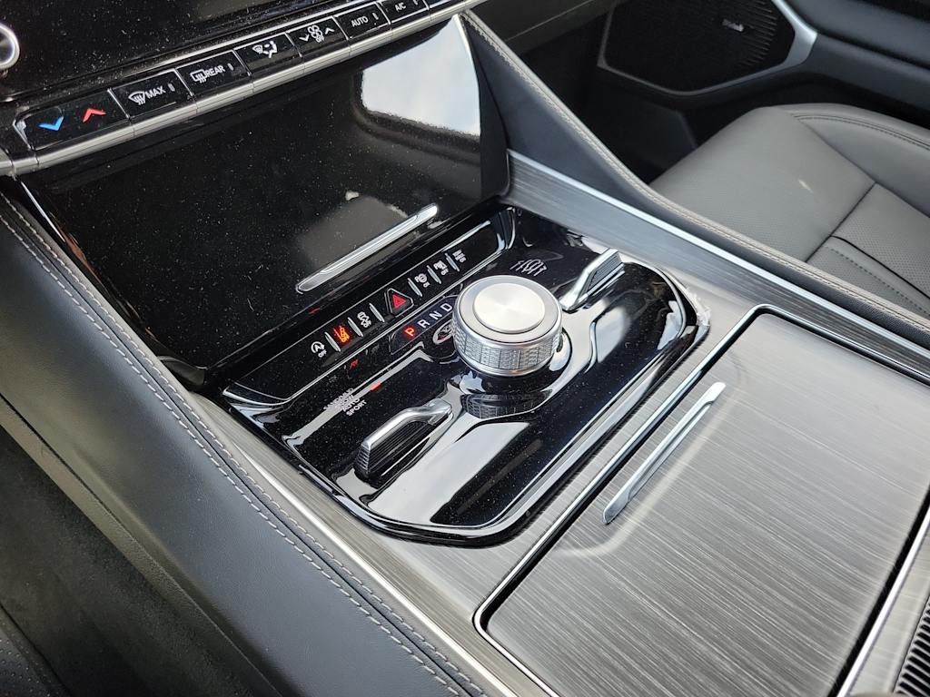 Thumbnail: 2024 Jeep Wagoneer - 16