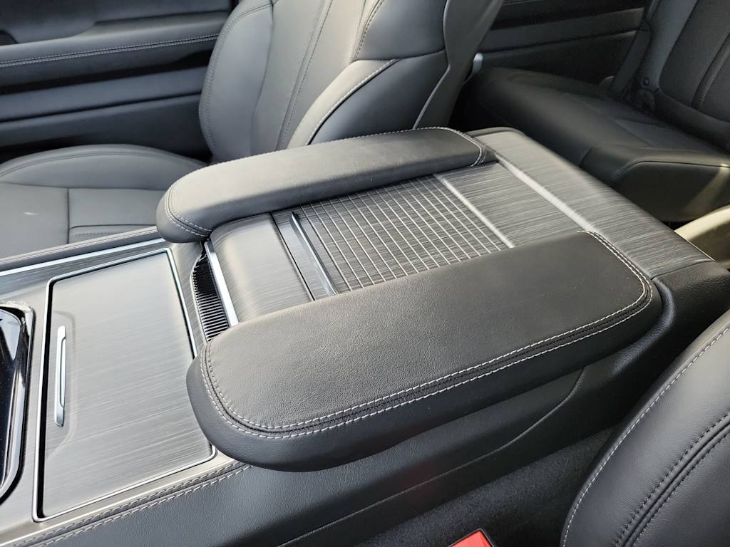 Thumbnail: 2024 Jeep Wagoneer - 20