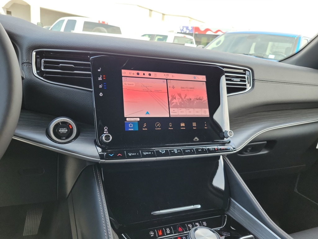 Thumbnail: 2024 Jeep Wagoneer - 21