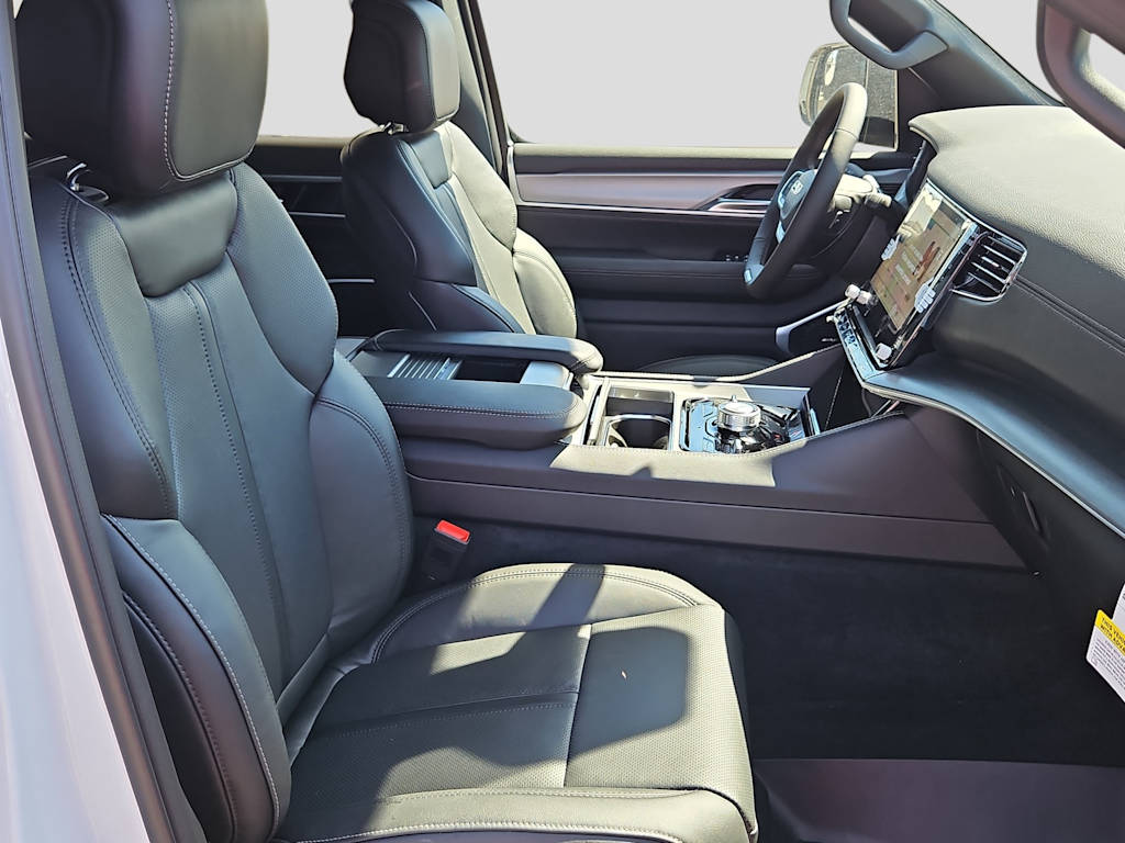 Thumbnail: 2026 Jeep Grand Wagoneer - 12
