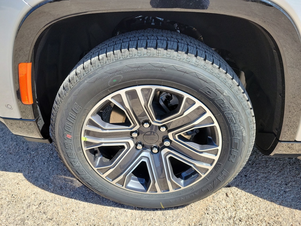 Thumbnail: 2024 Jeep Wagoneer - 7