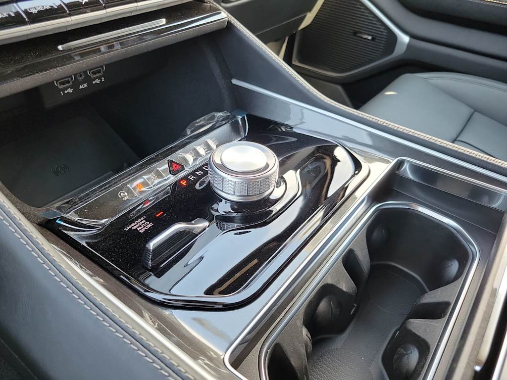 Thumbnail: 2024 Jeep Wagoneer - 15