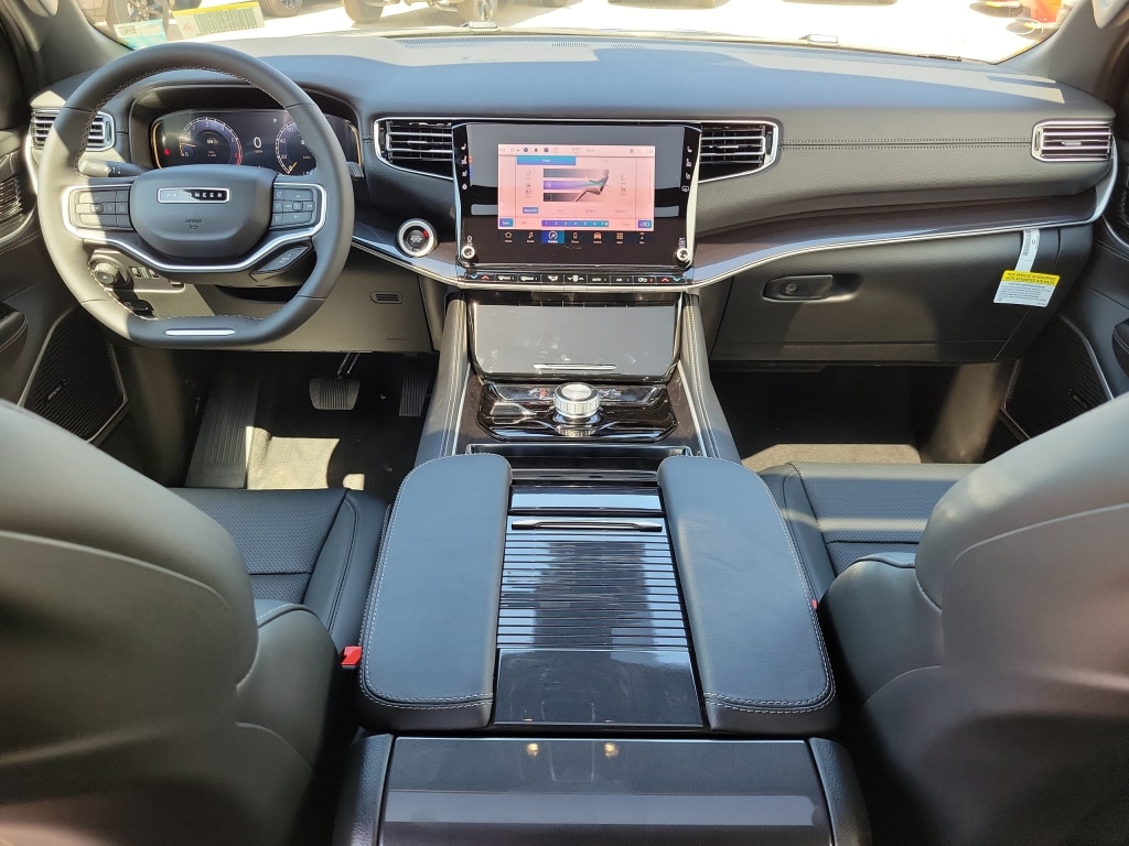 Thumbnail: 2024 Jeep Wagoneer - 9