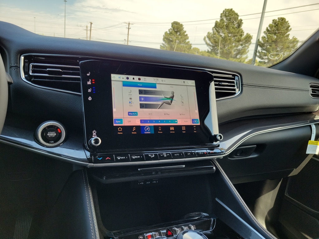 Thumbnail: 2024 Jeep Wagoneer - 21