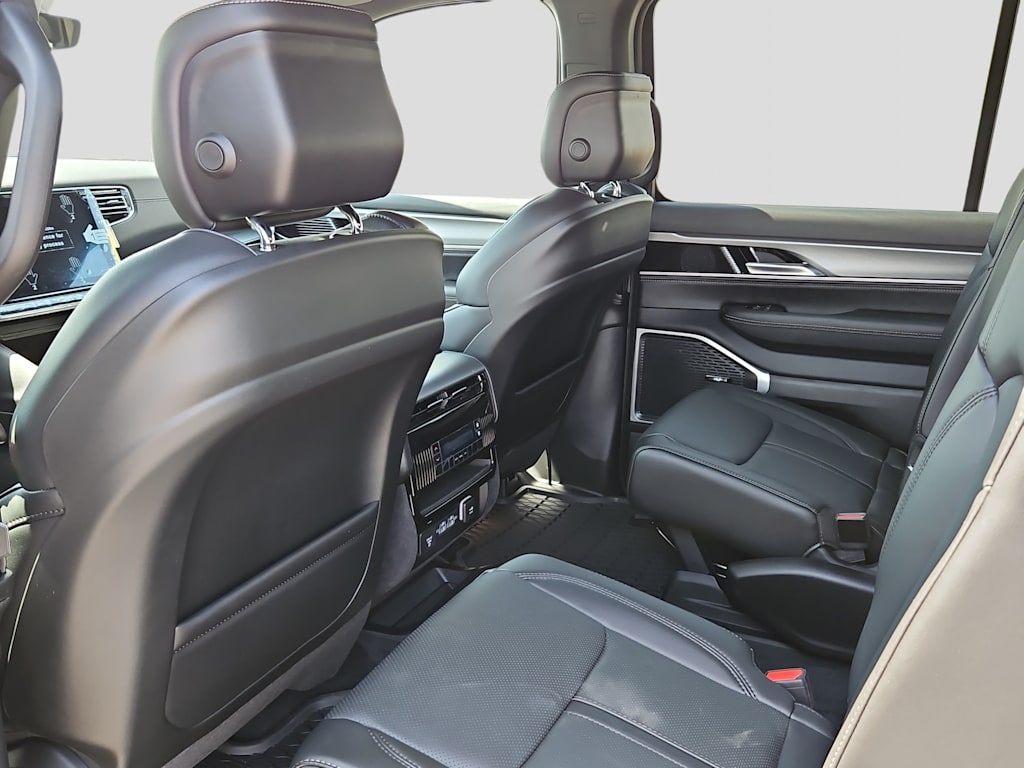 Thumbnail: 2026 Jeep Grand Wagoneer - 12