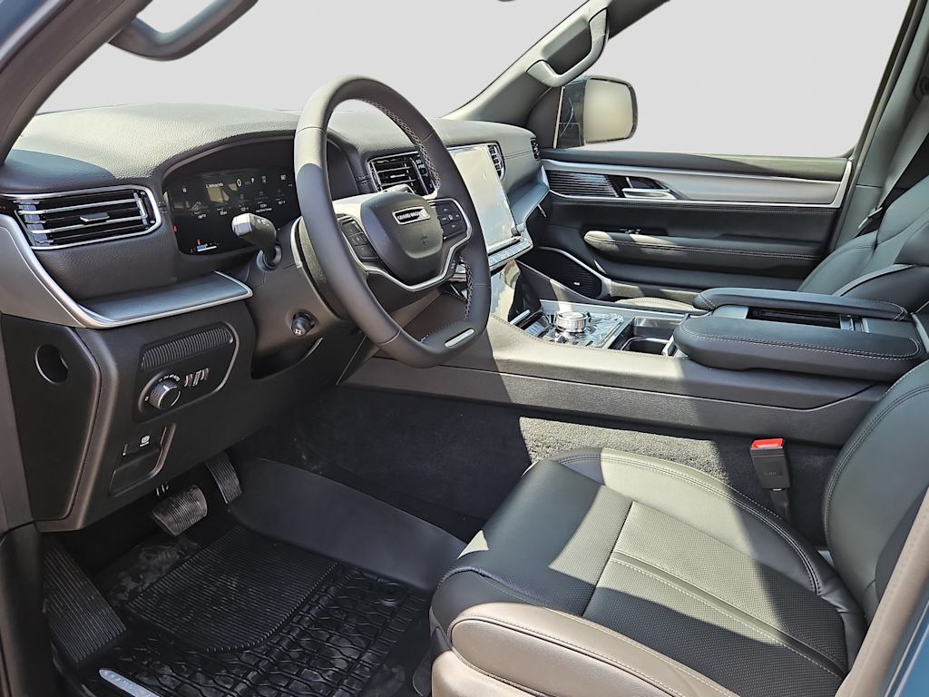 Thumbnail: 2026 Jeep Grand Wagoneer - 2