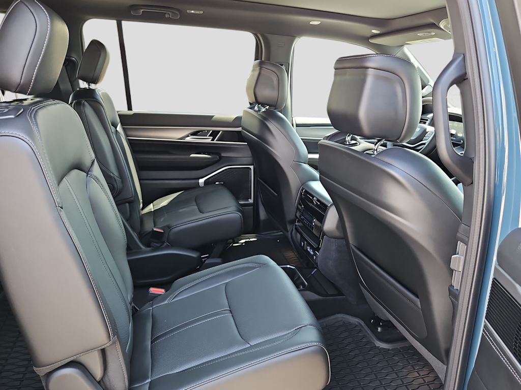 Thumbnail: 2026 Jeep Grand Wagoneer - 22