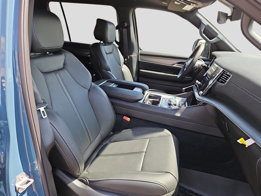 Thumbnail: 2026 Jeep Grand Wagoneer - 11