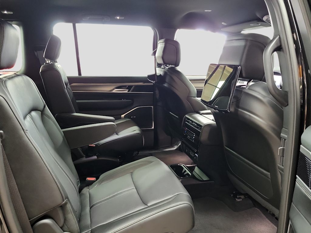 Thumbnail: 2026 Jeep Grand Wagoneer - 18