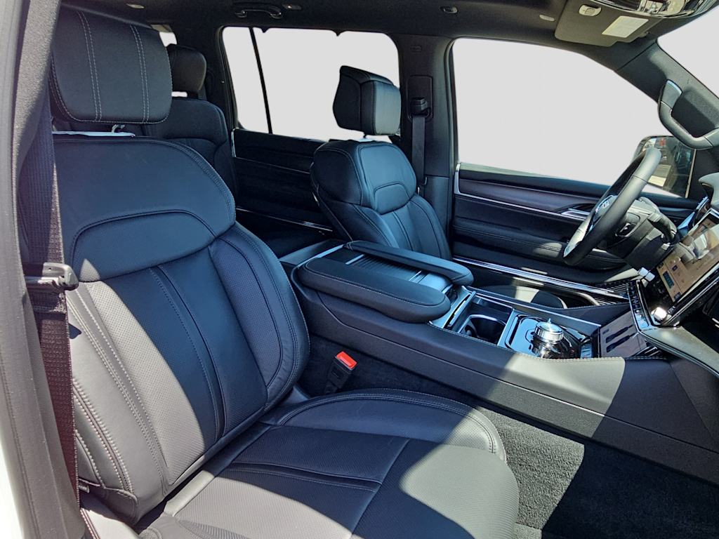 Thumbnail: 2026 Jeep Grand Wagoneer - 11