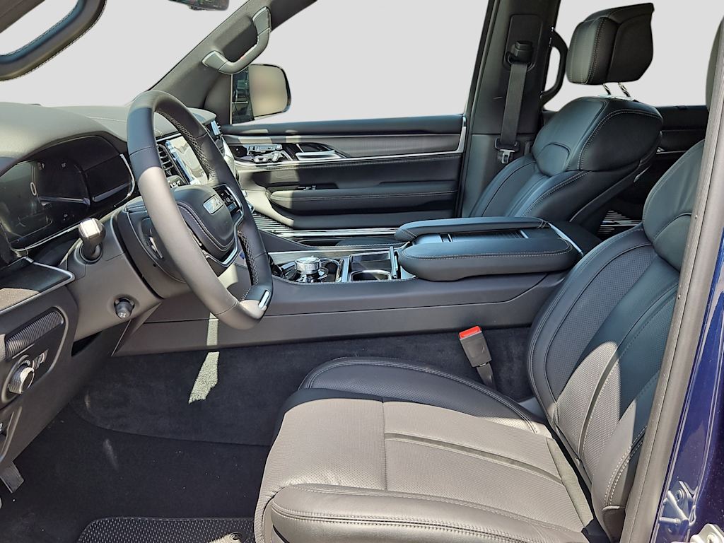 Thumbnail: 2026 Jeep Grand Wagoneer - 10