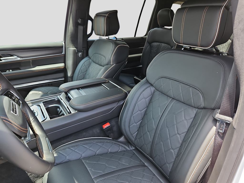 Thumbnail: 2026 Jeep Grand Wagoneer - 11