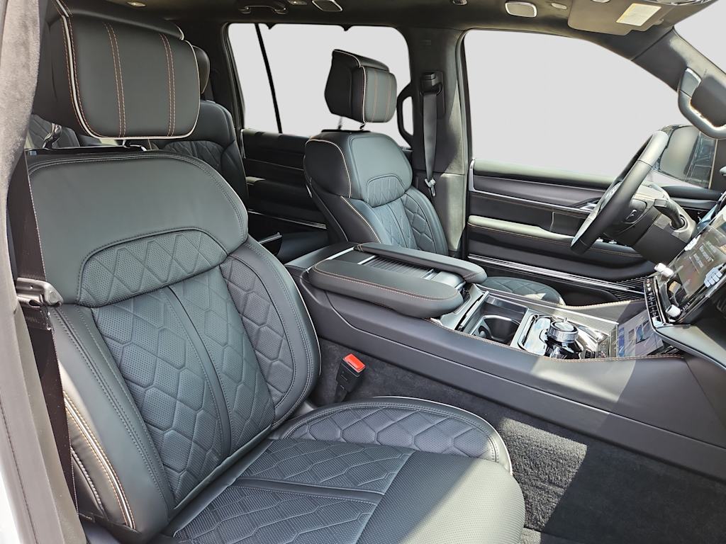Thumbnail: 2026 Jeep Grand Wagoneer - 23