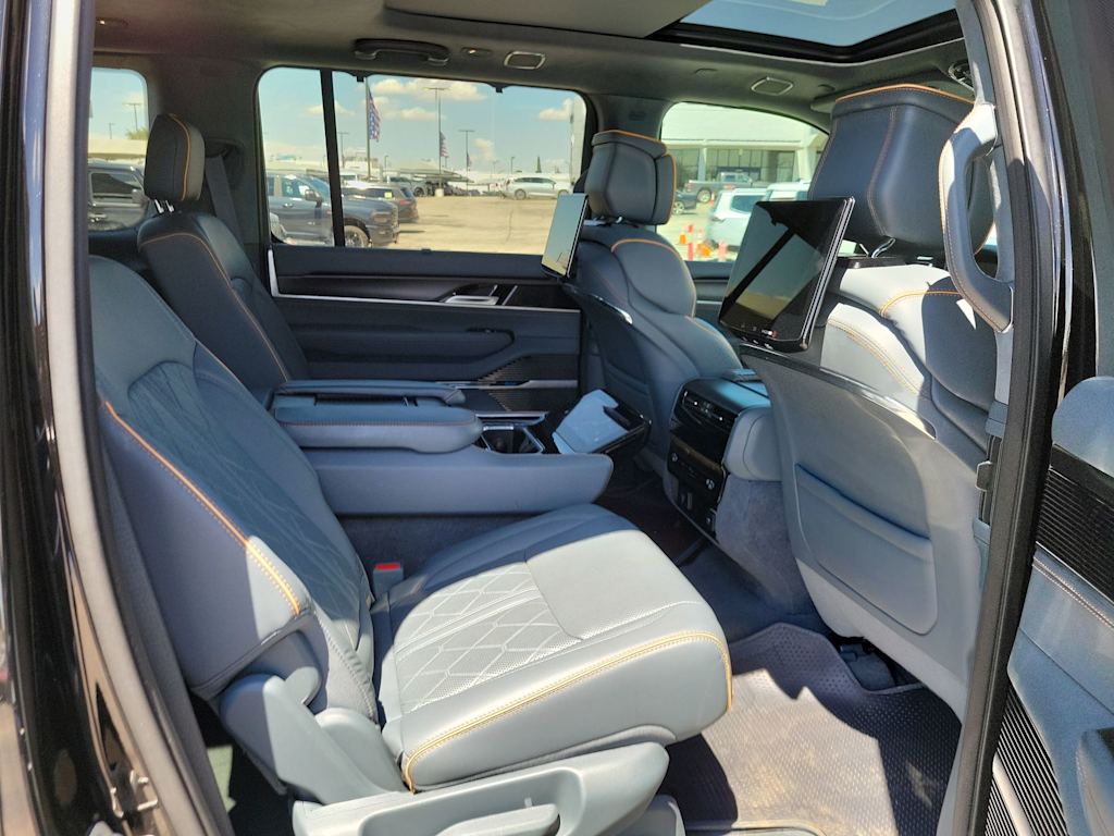 Thumbnail: 2024 Jeep Grand Wagoneer - 17