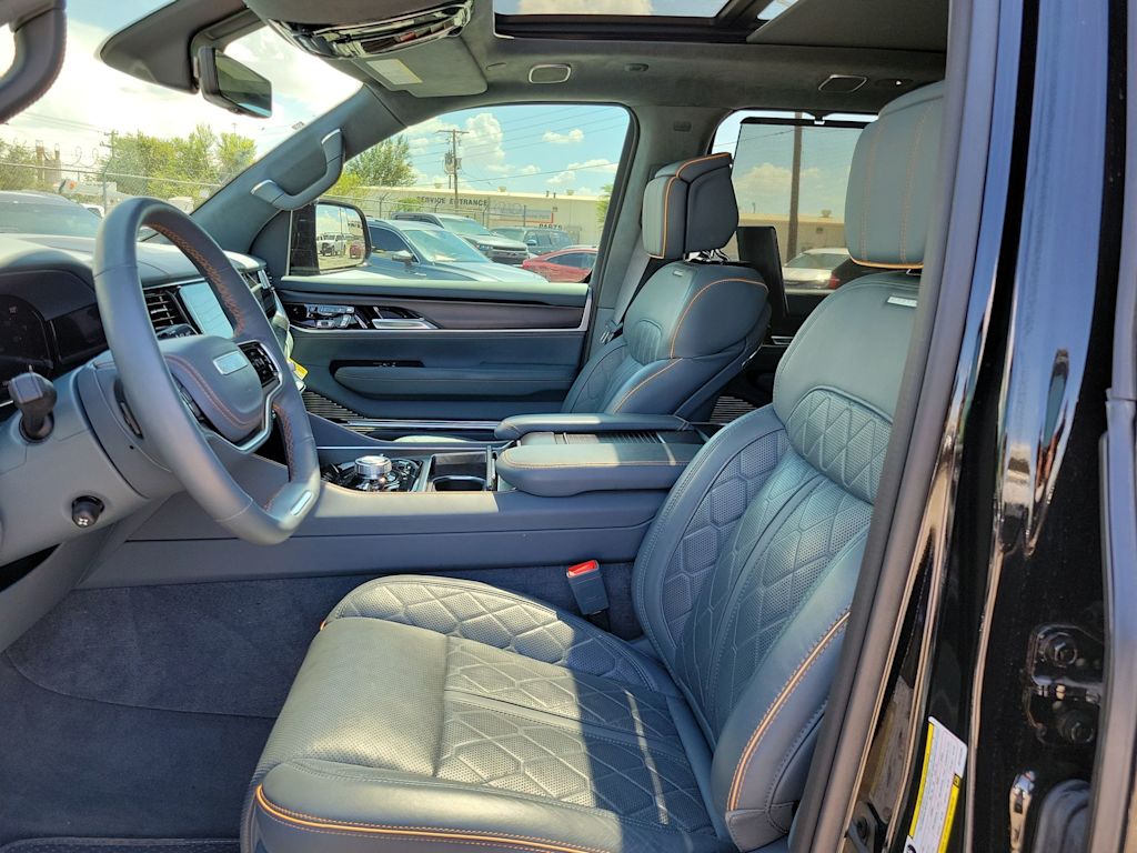 Thumbnail: 2024 Jeep Grand Wagoneer - 10