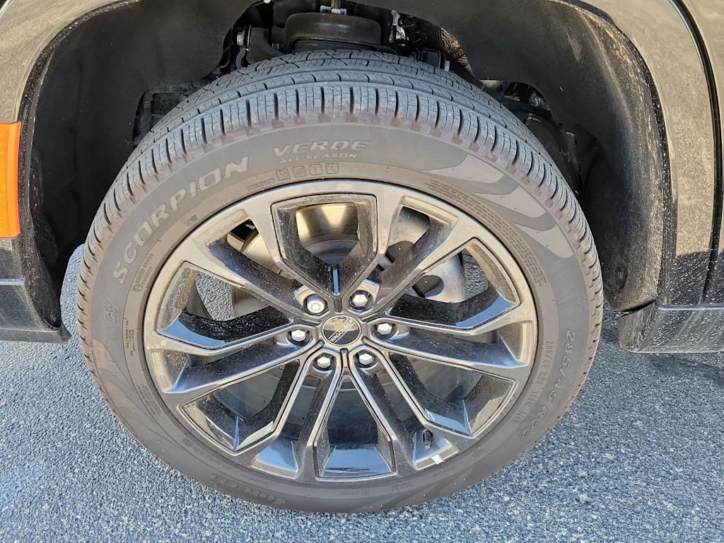 Thumbnail: 2024 Jeep Grand Wagoneer - 8