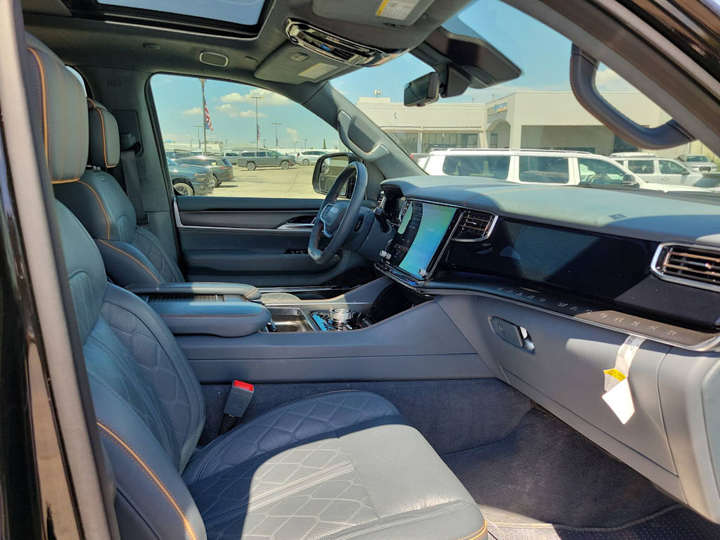 Thumbnail: 2024 Jeep Grand Wagoneer - 11