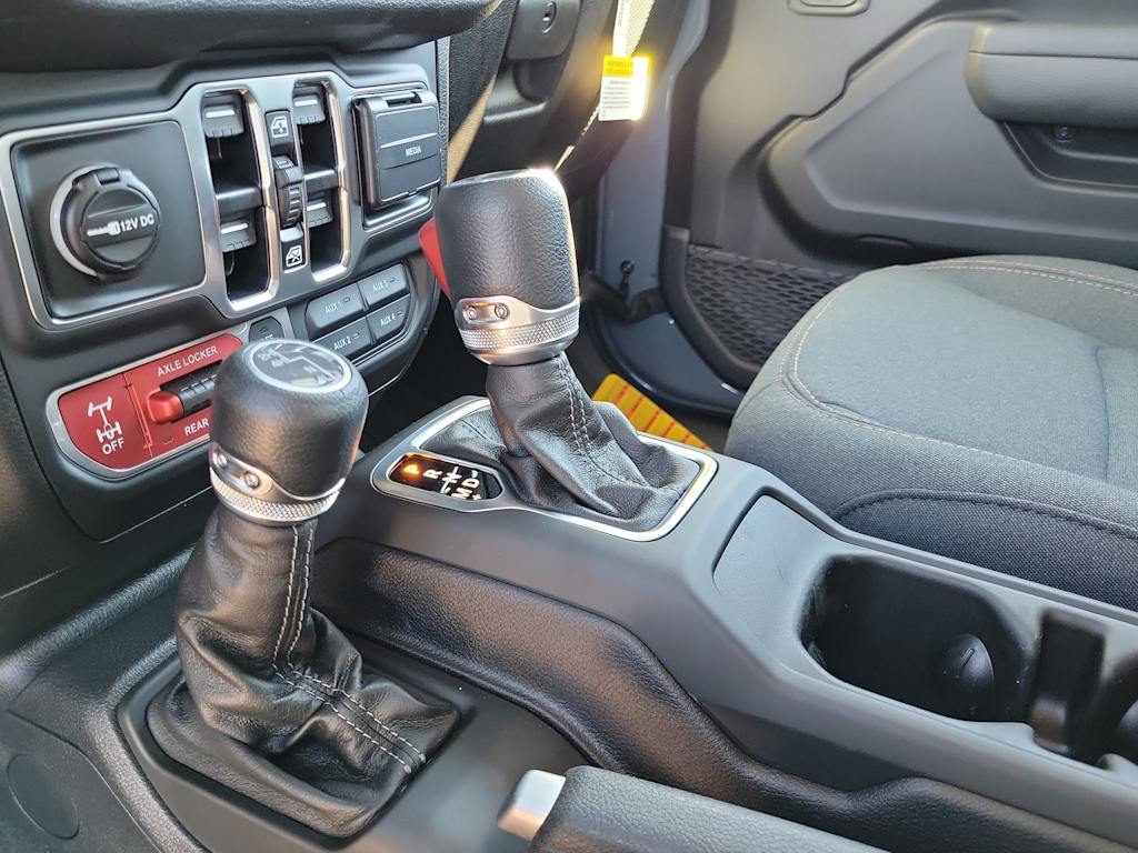 Thumbnail: 2026 Jeep Gladiator - 15