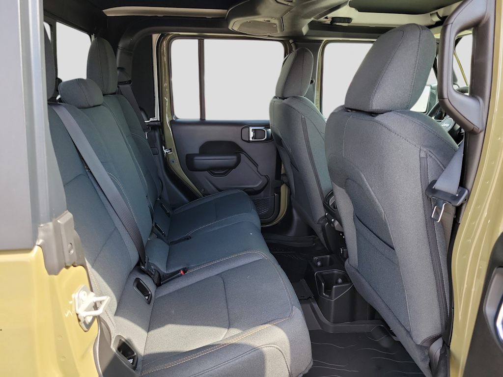 Thumbnail: 2025 Jeep Gladiator - 18