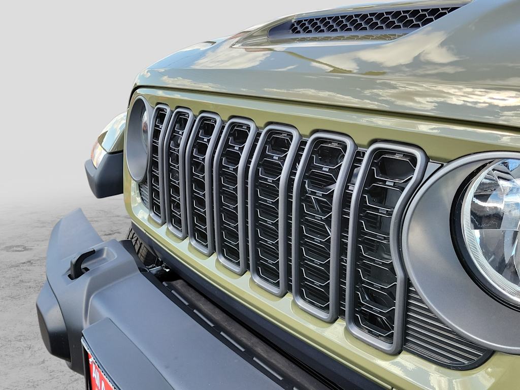 Thumbnail: 2025 Jeep Gladiator - 17