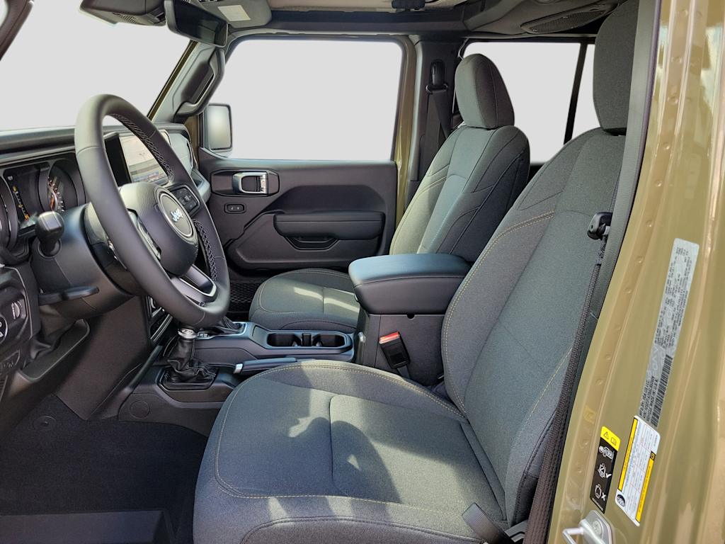 Thumbnail: 2025 Jeep Gladiator - 10