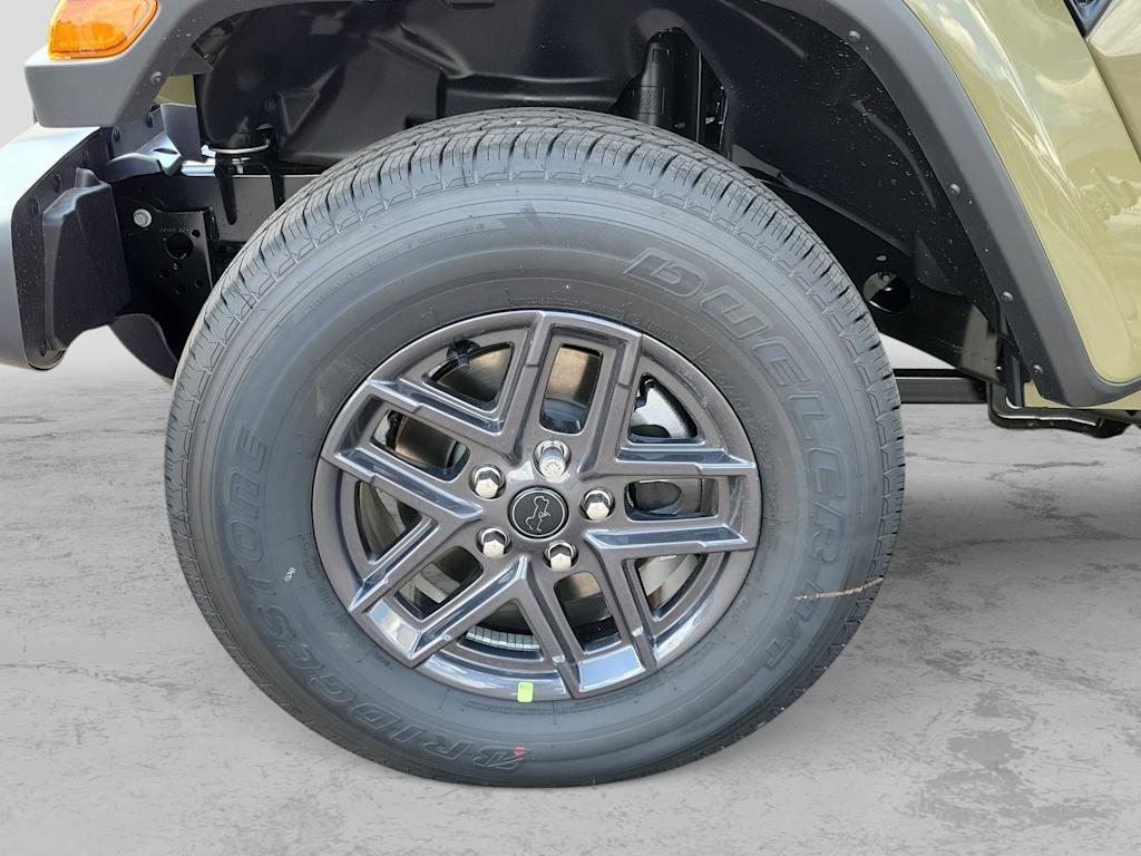 Thumbnail: 2025 Jeep Gladiator - 8