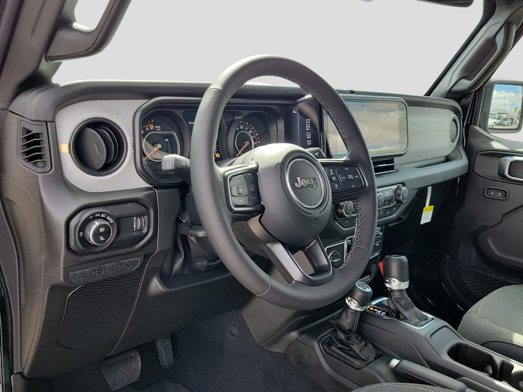Thumbnail: 2025 Jeep Gladiator - 2