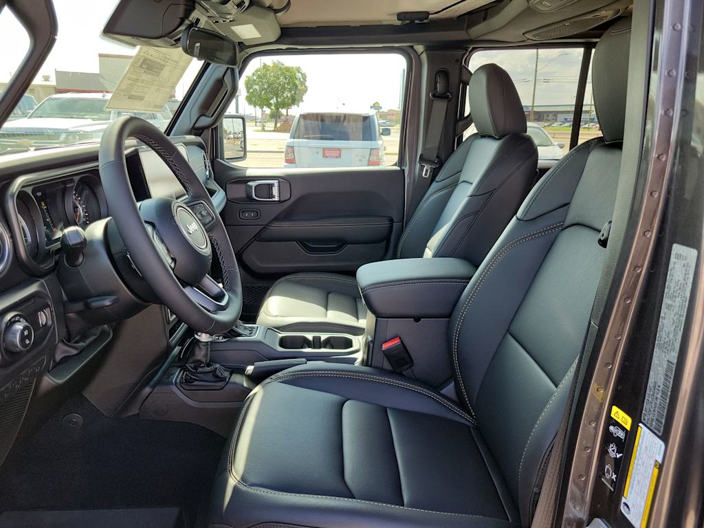 Thumbnail: 2025 Jeep Gladiator - 10