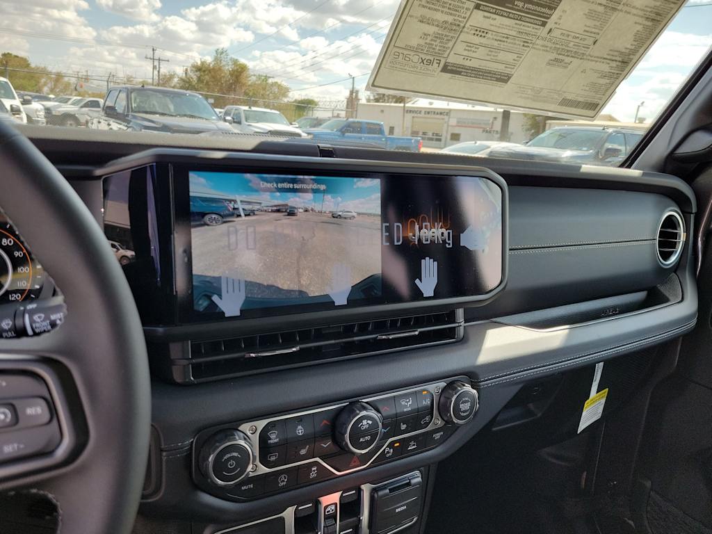 Thumbnail: 2025 Jeep Gladiator - 14