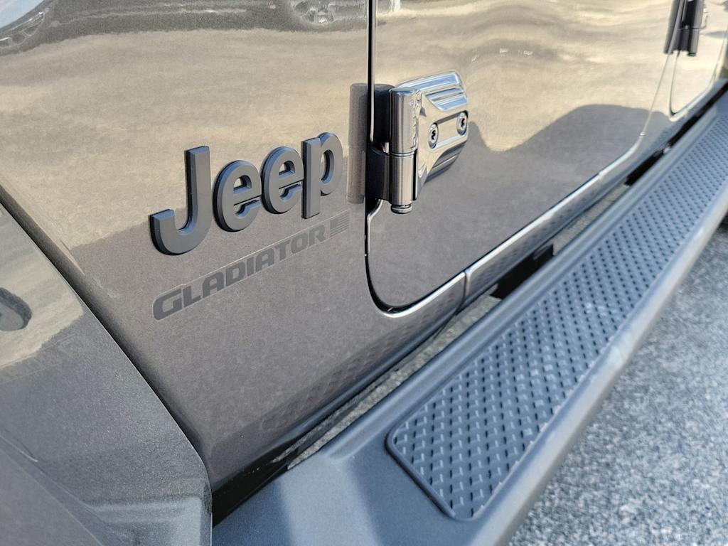 Thumbnail: 2025 Jeep Gladiator - 7