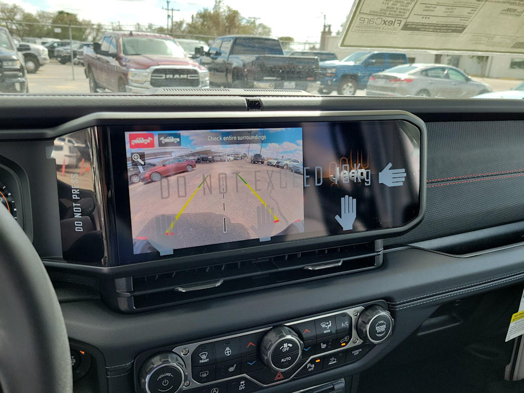 Thumbnail: 2025 Jeep Gladiator - 14