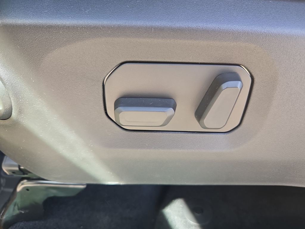 Thumbnail: 2025 Jeep Gladiator - 18