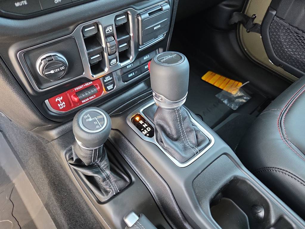 Thumbnail: 2025 Jeep Gladiator - 19