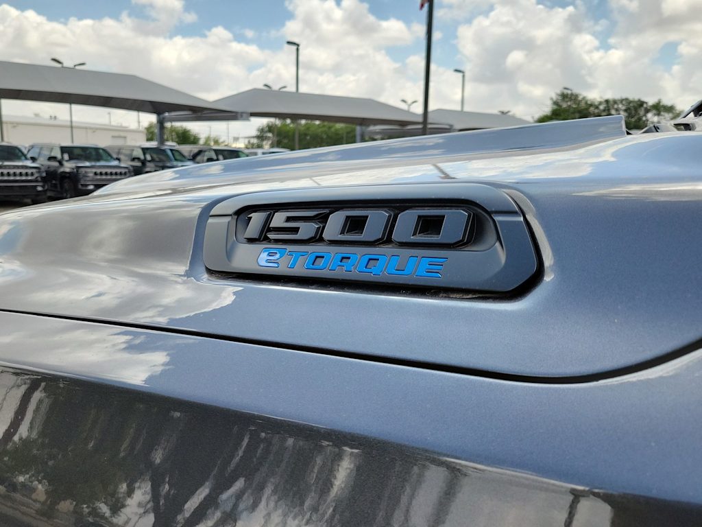 Thumbnail: 2025 RAM 1500 - 17